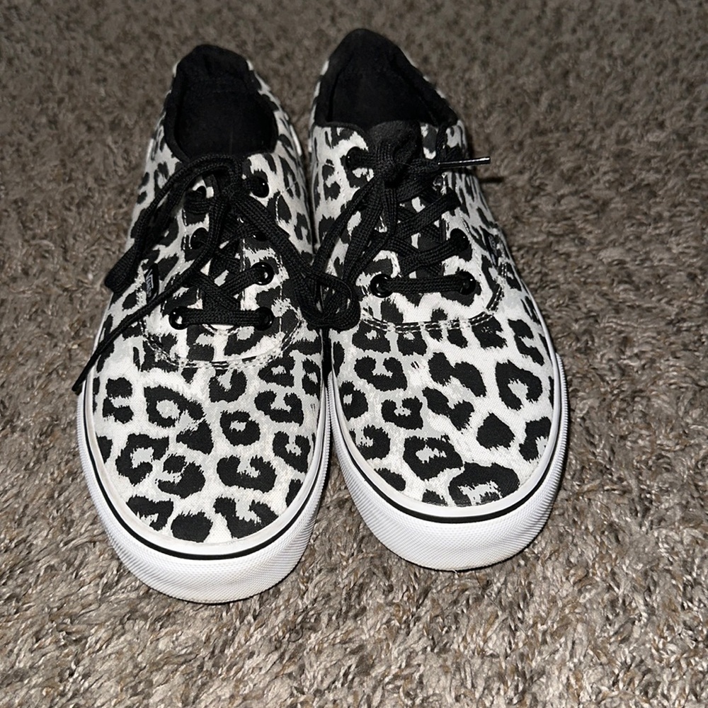 Leopard vans